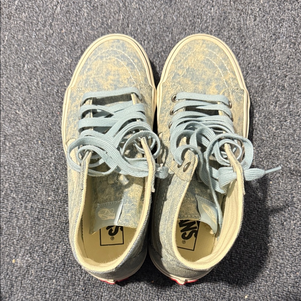 Vans - Picture 2 of 4
